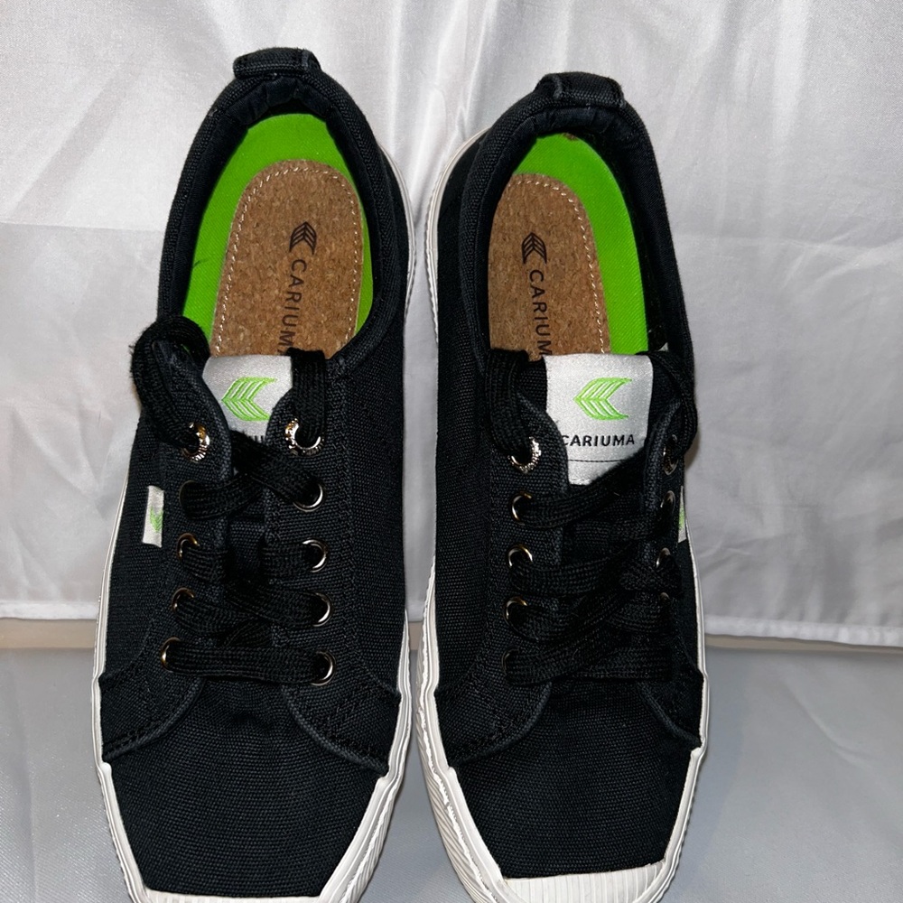 Cariuma Black Canvas Sneakers NWT Size 8 | Sustainable Casual Shoes